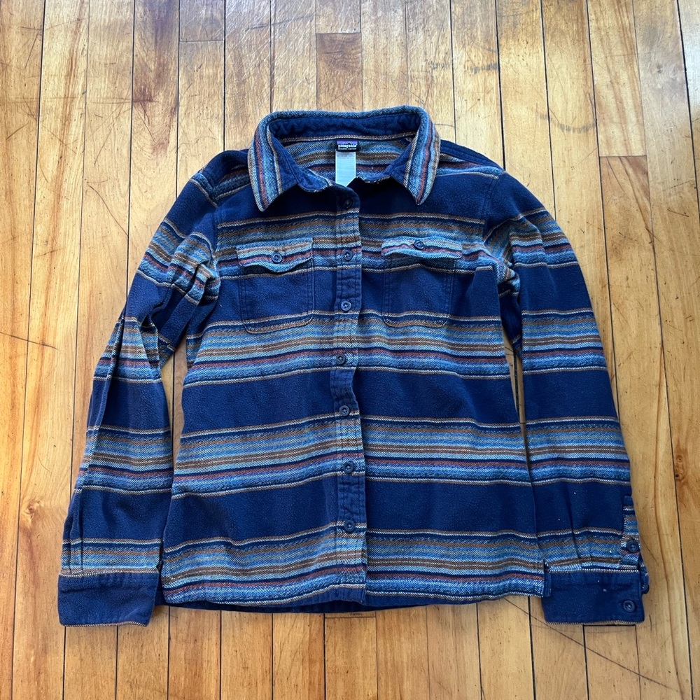 Patagonia‎ Women’s Long-Sleeved Fjord Flannel Shirt Gaucho Stripe Classic Navy 6